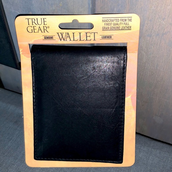 TRUE GEAR LEATHER-WALLET BNWT - Picture 1 of 4
